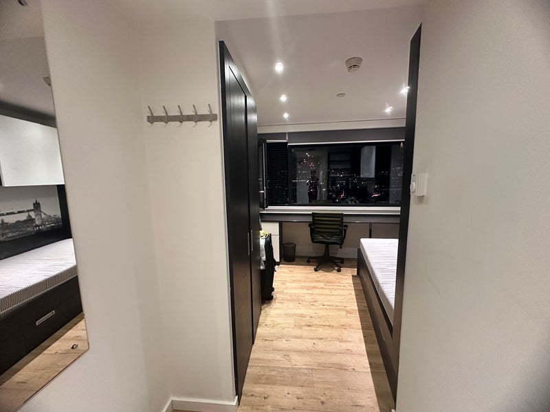 Room Westminster Bridge Road in Greater London