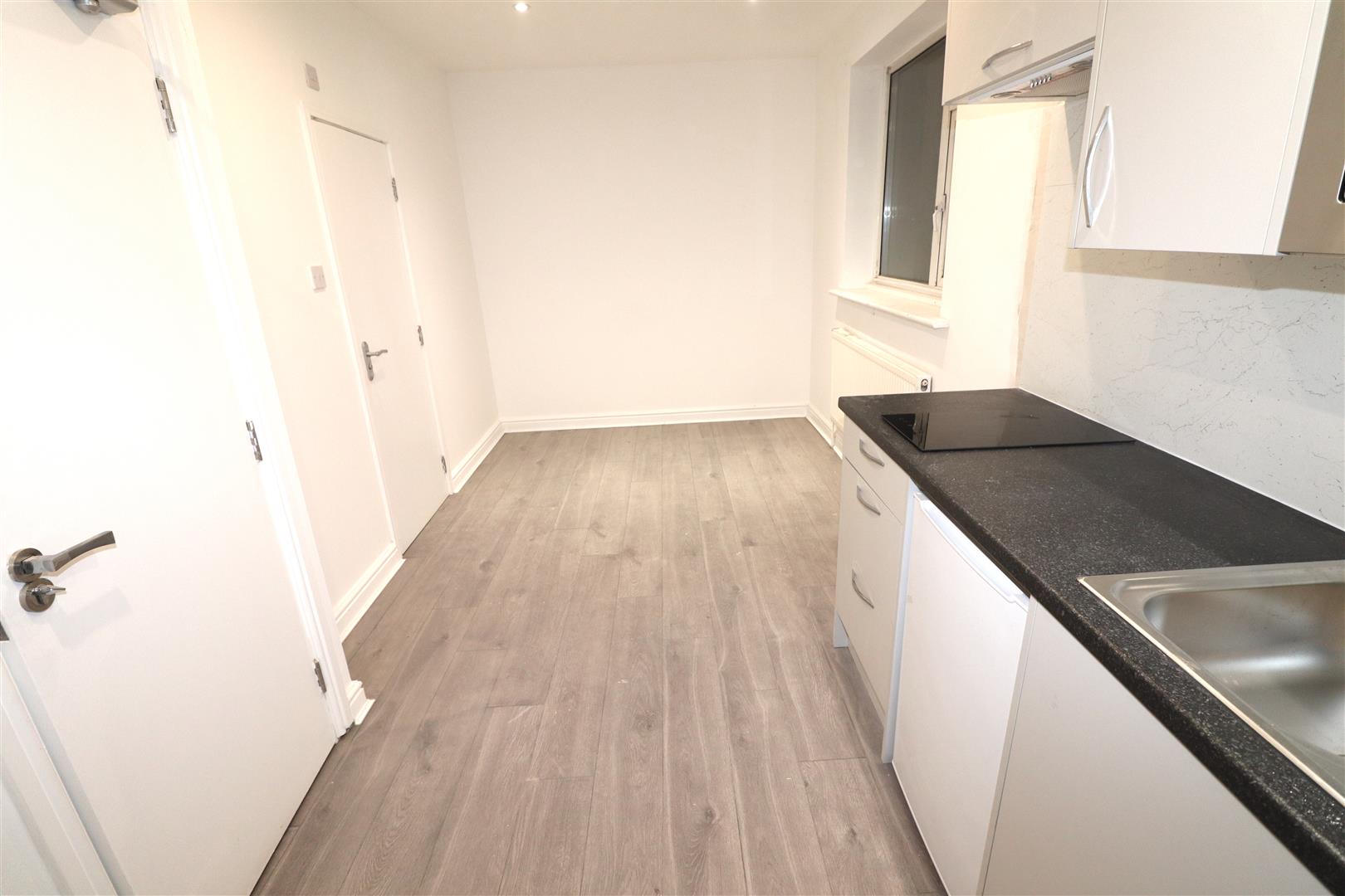 Flat Shaftesbury Avenue in Greater London