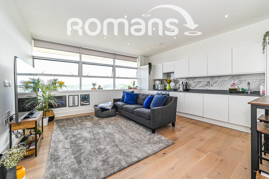 Flat Crieff Court in London