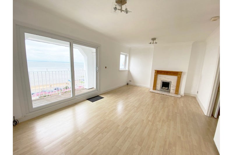 Flat Milton Avenue in Southend-on-Sea