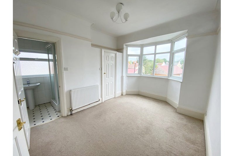 Flat Milton Avenue in Southend-on-Sea