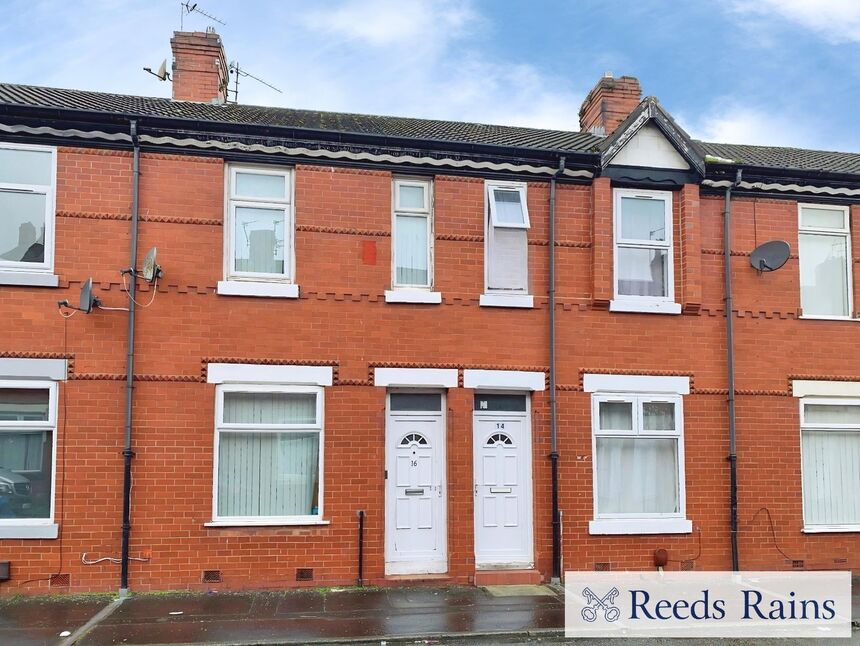 House MacKenzie Road in Salford