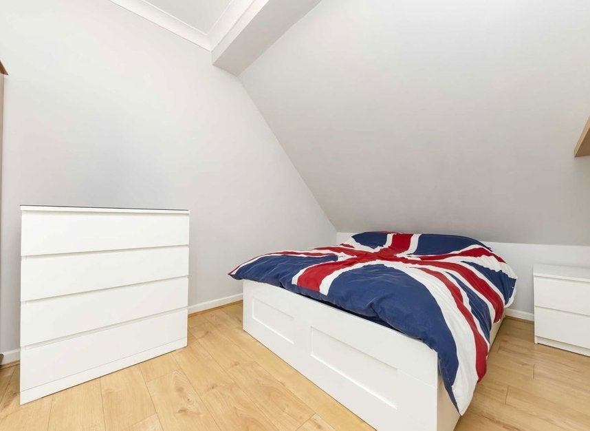 House Gladstone Mews in Greater London