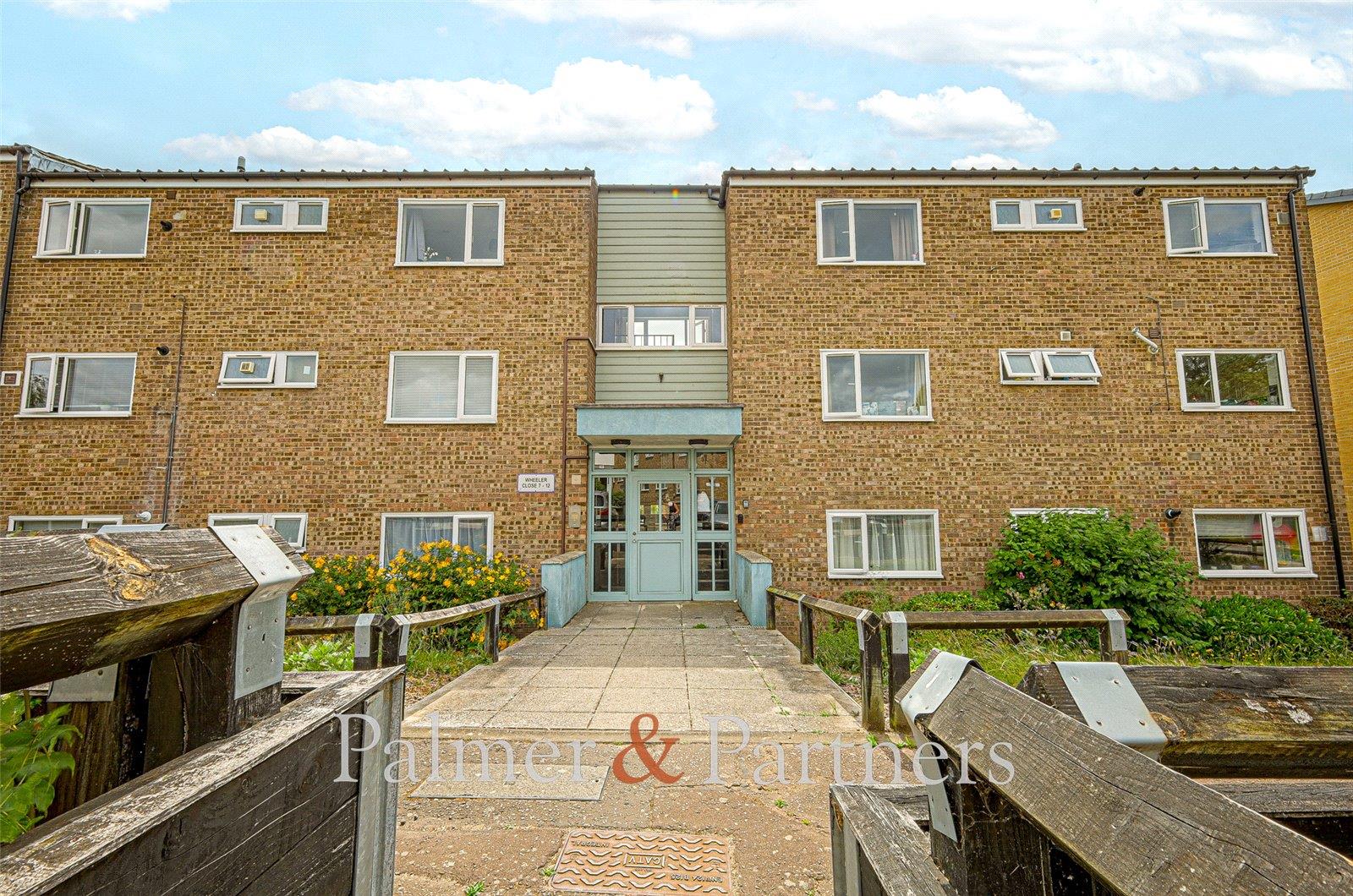 Flat Wheeler Close in Colchester