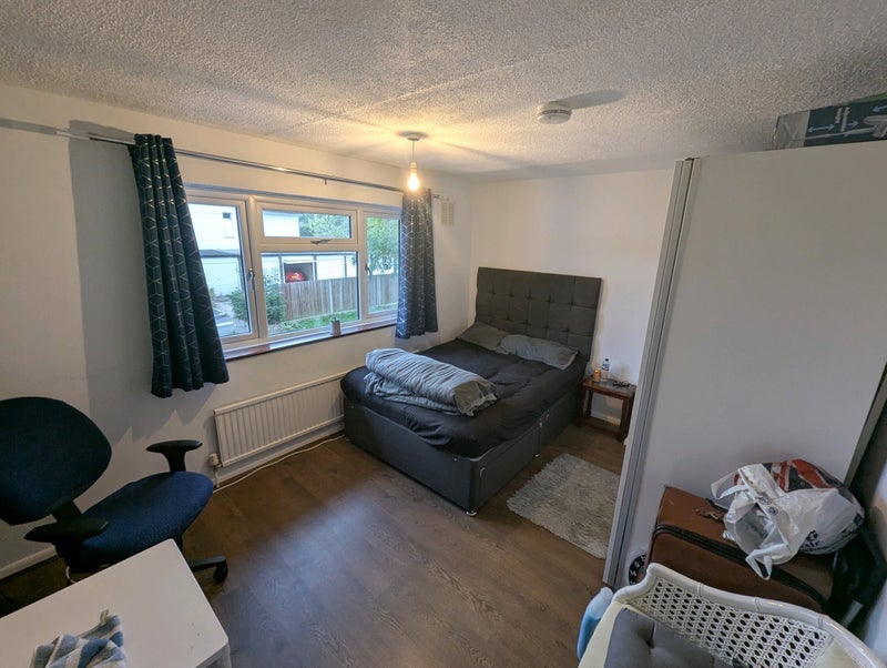 Room Friars Rookery in Crawley