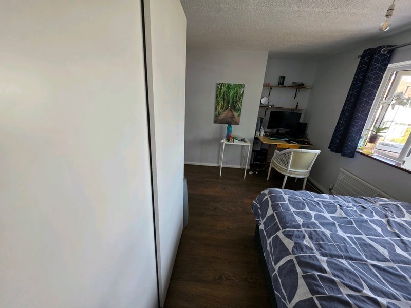 Room Friars Rookery in Crawley
