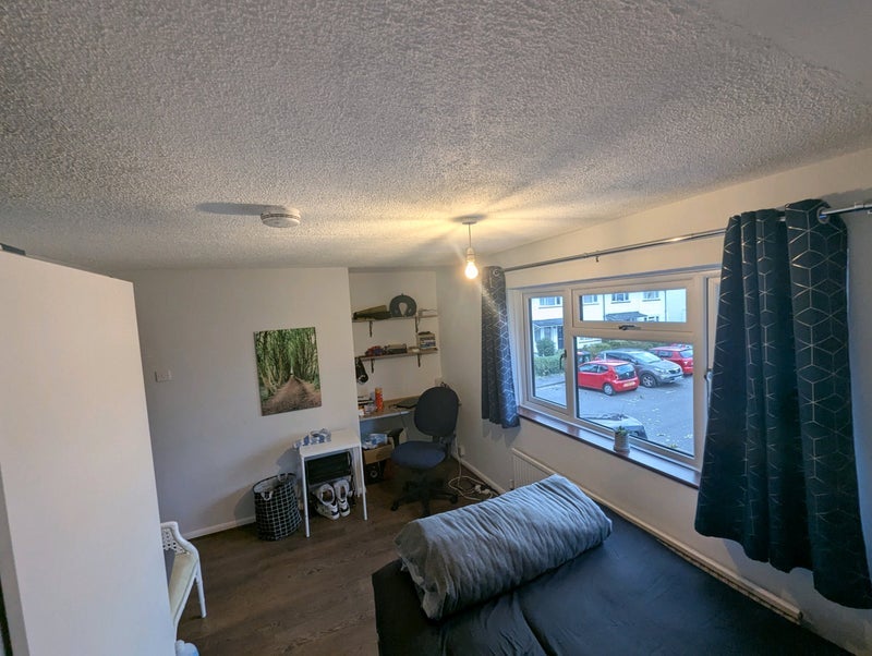 Room Friars Rookery in Crawley