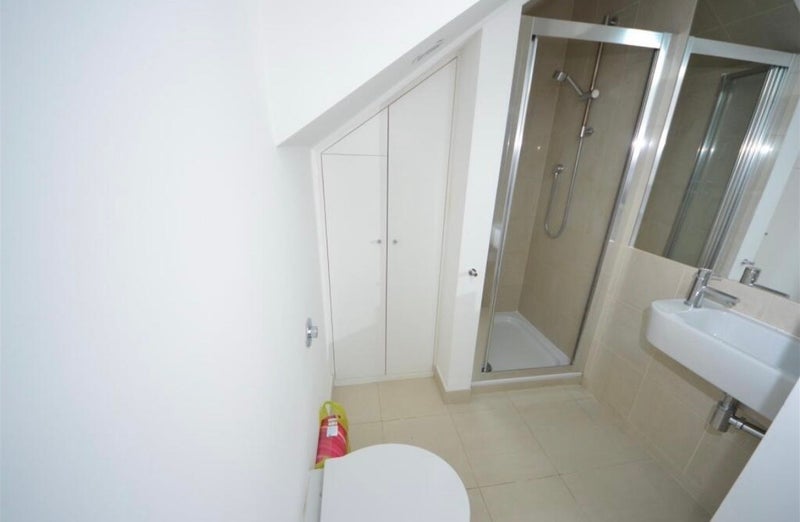 Room Fellows Road in Greater London