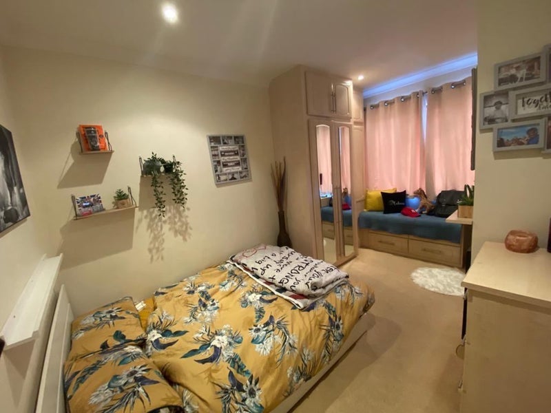 Room Bath Road in Bournemouth