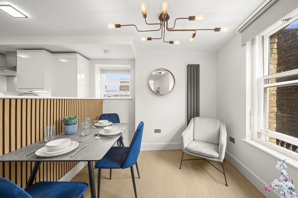 Flat Leather Lane in Greater London