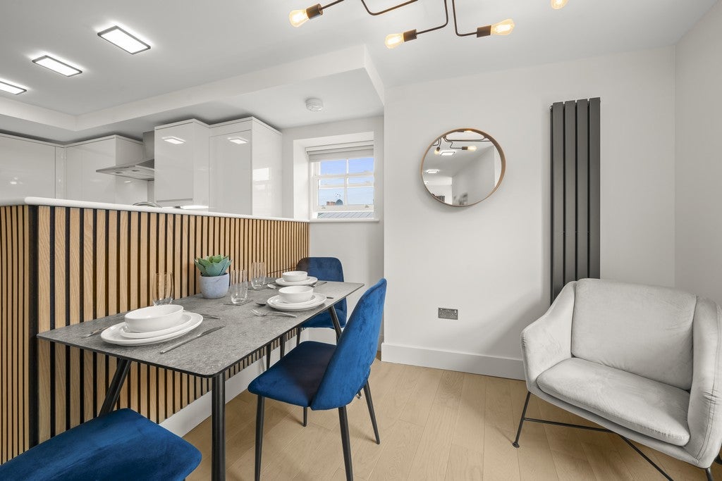 Flat Leather Lane in Greater London
