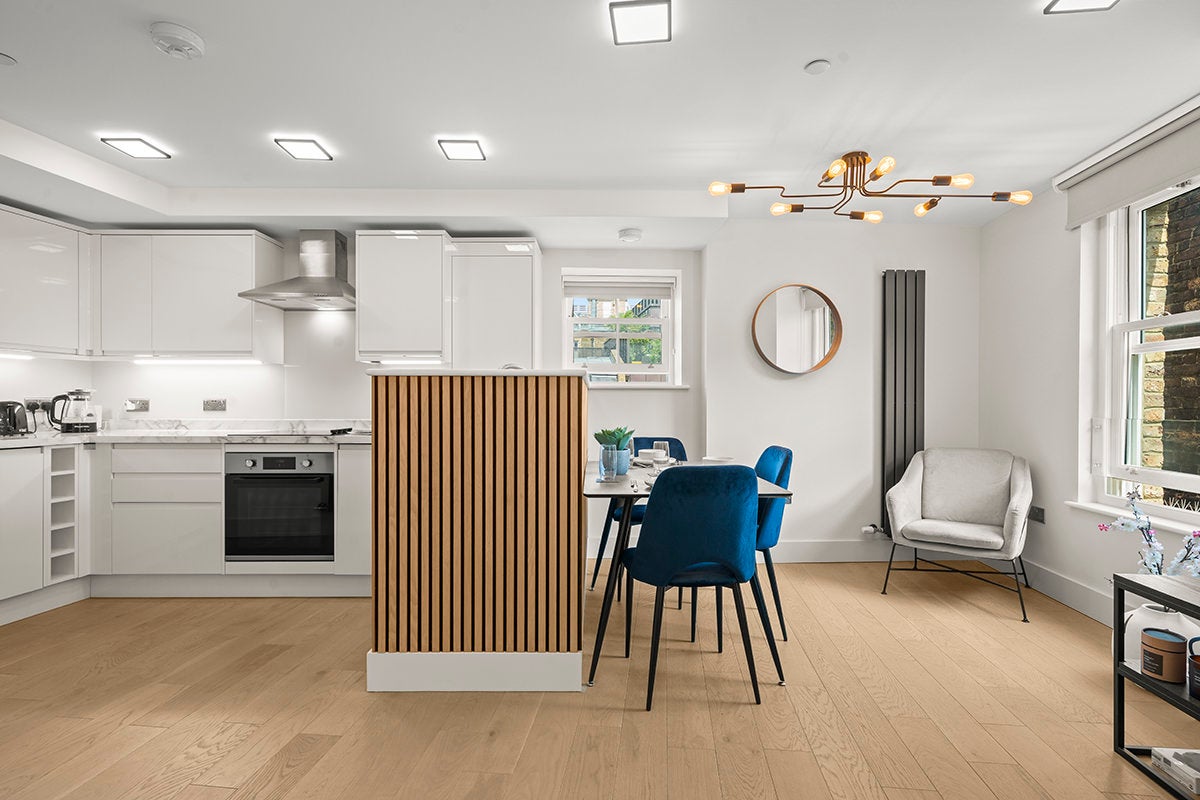 Flat Leather Lane in Greater London