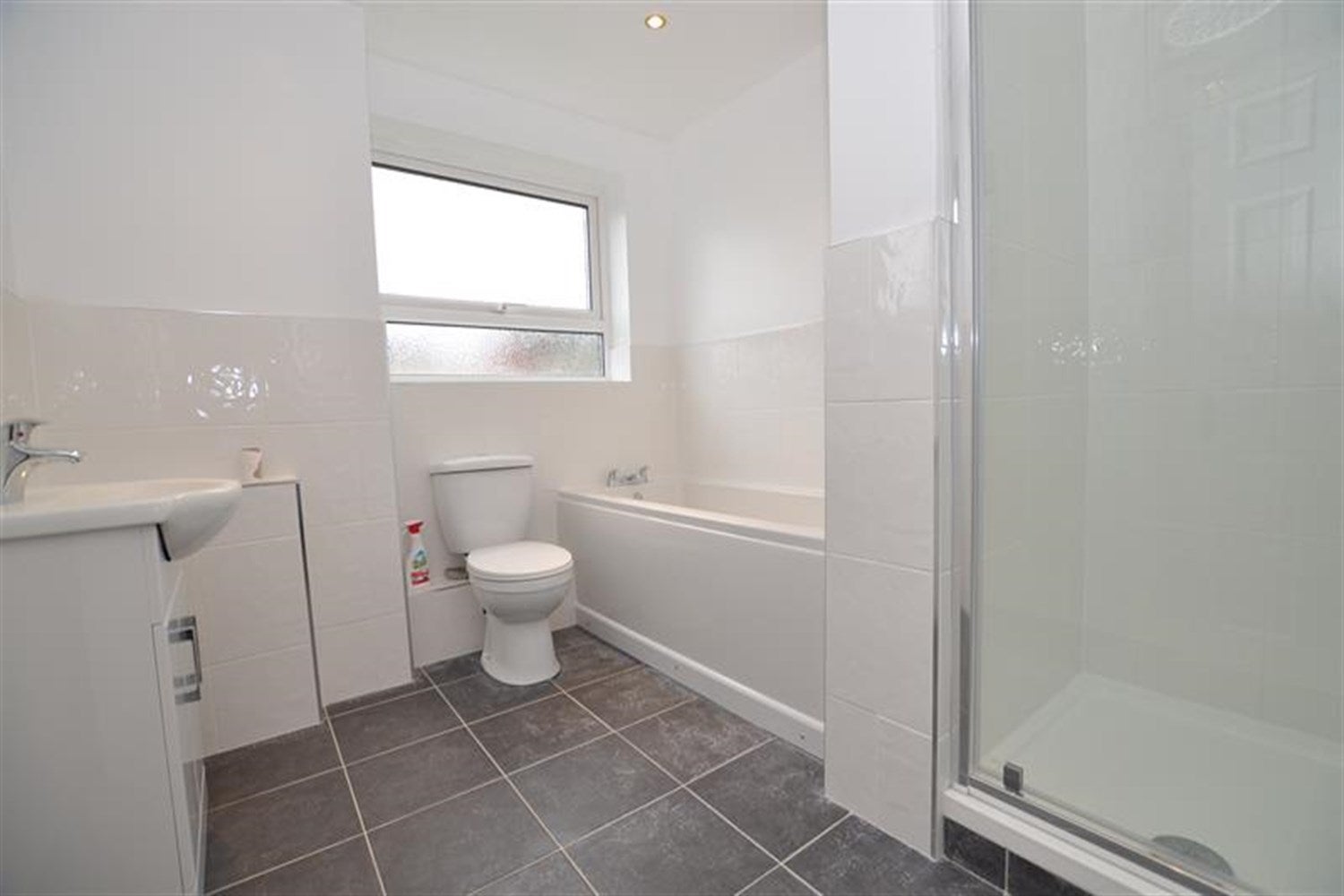 Flat Glengall Road in Greater London