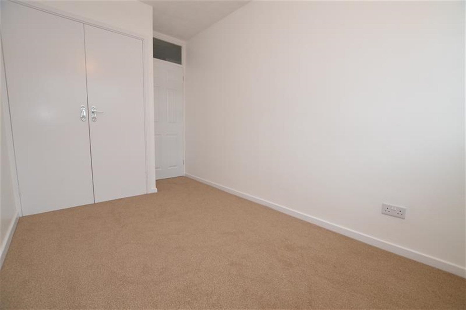 Flat Glengall Road in Greater London