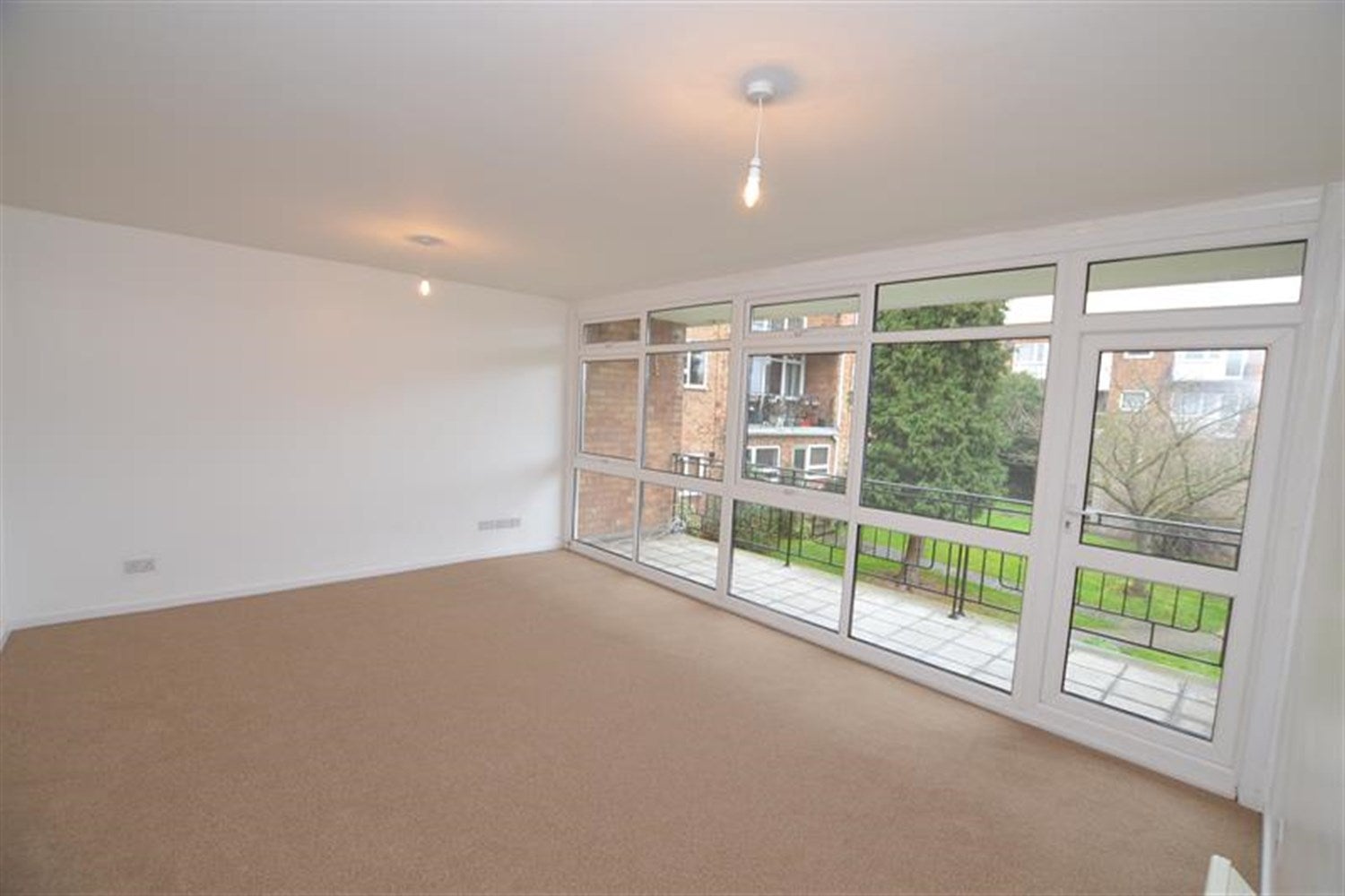 Flat Glengall Road in Greater London
