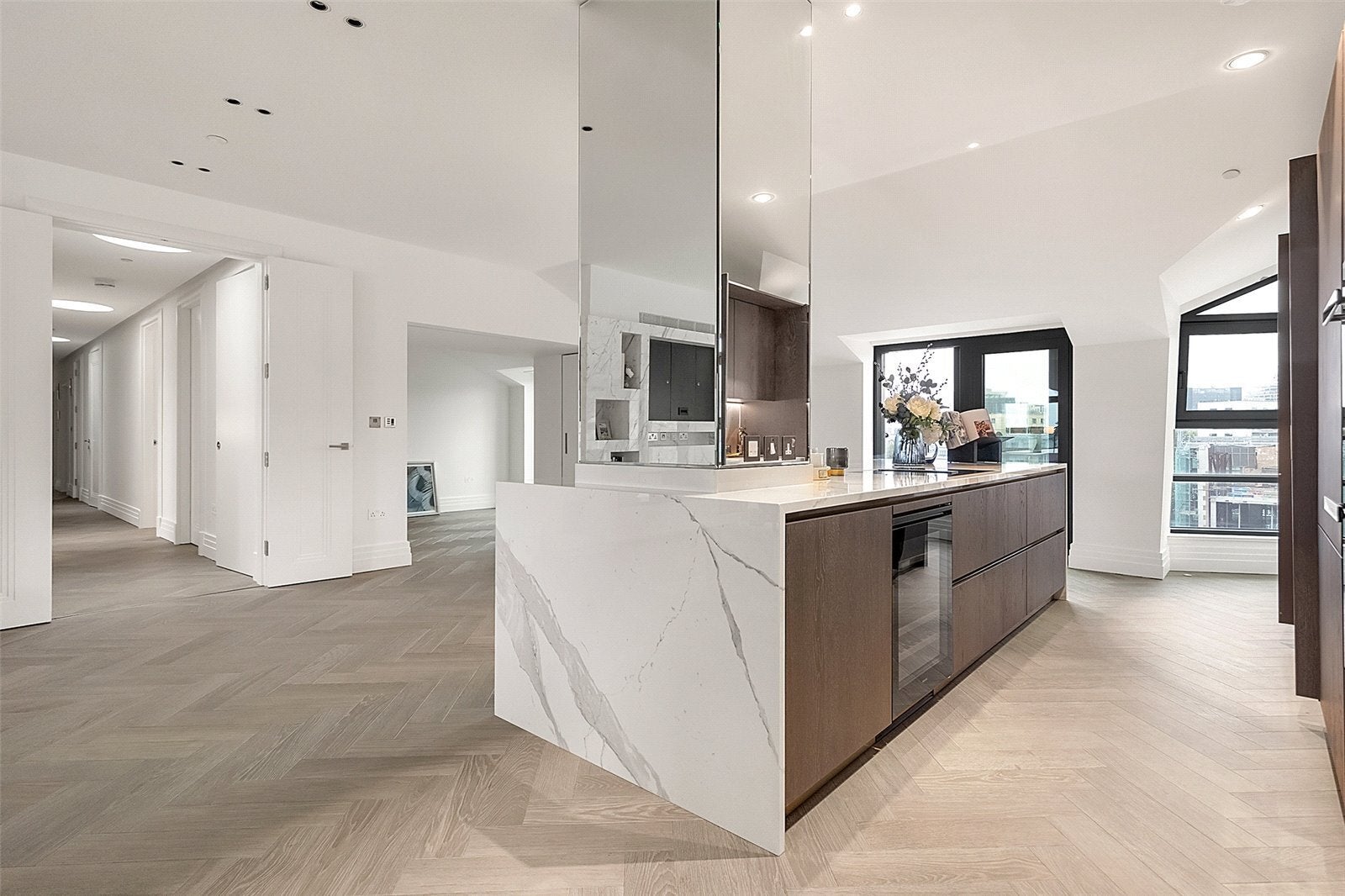 Flat Kensington Gardens Square in City of Westminster