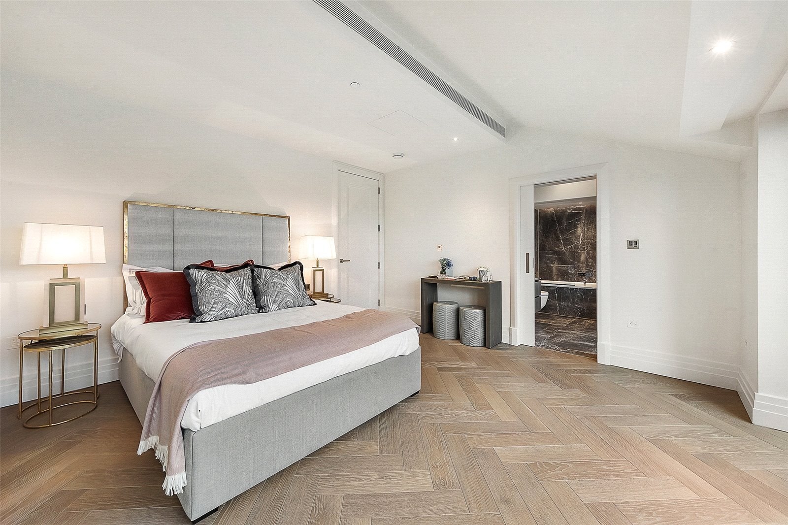 Flat Kensington Gardens Square in City of Westminster