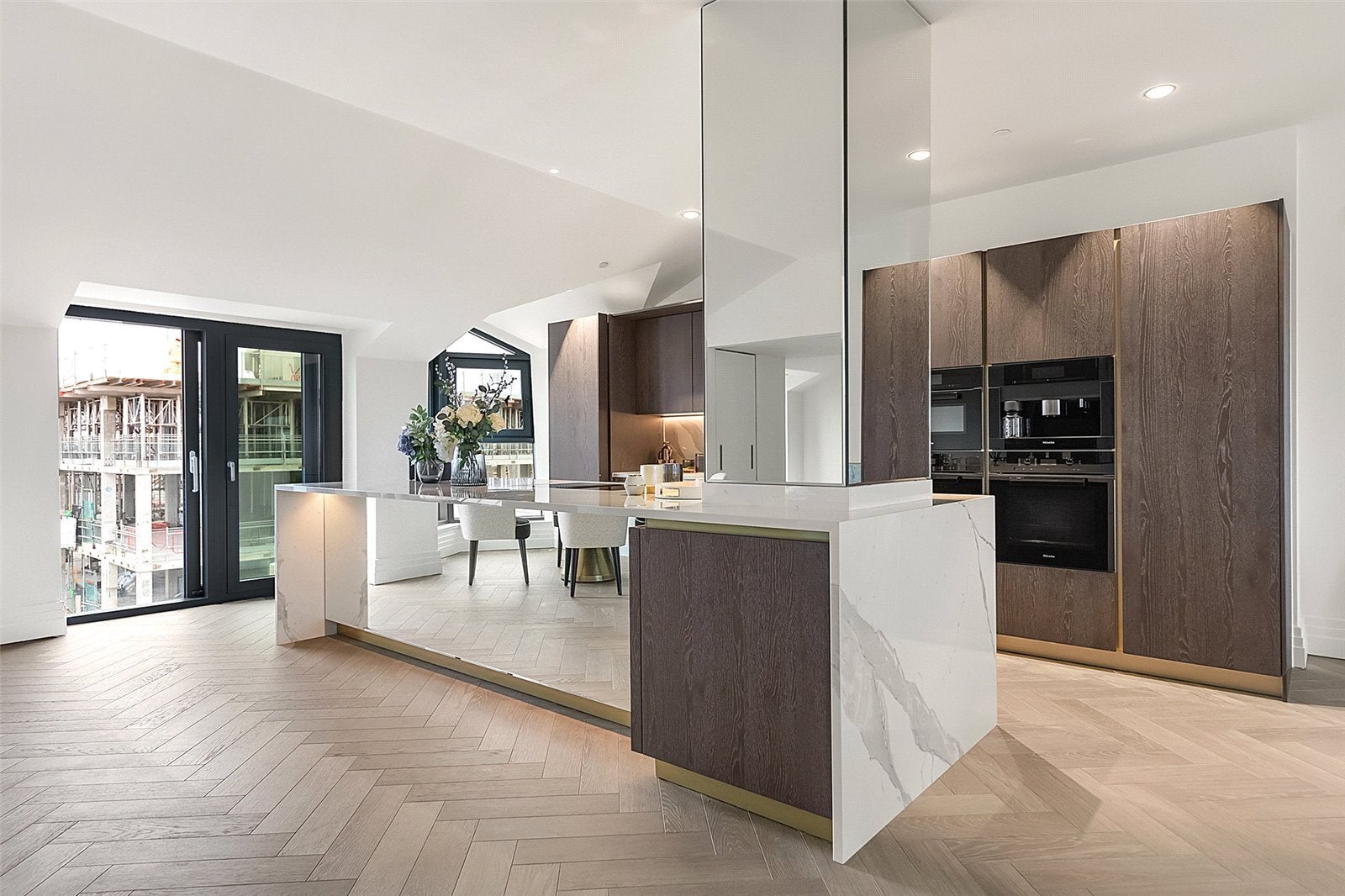Flat Kensington Gardens Square in City of Westminster