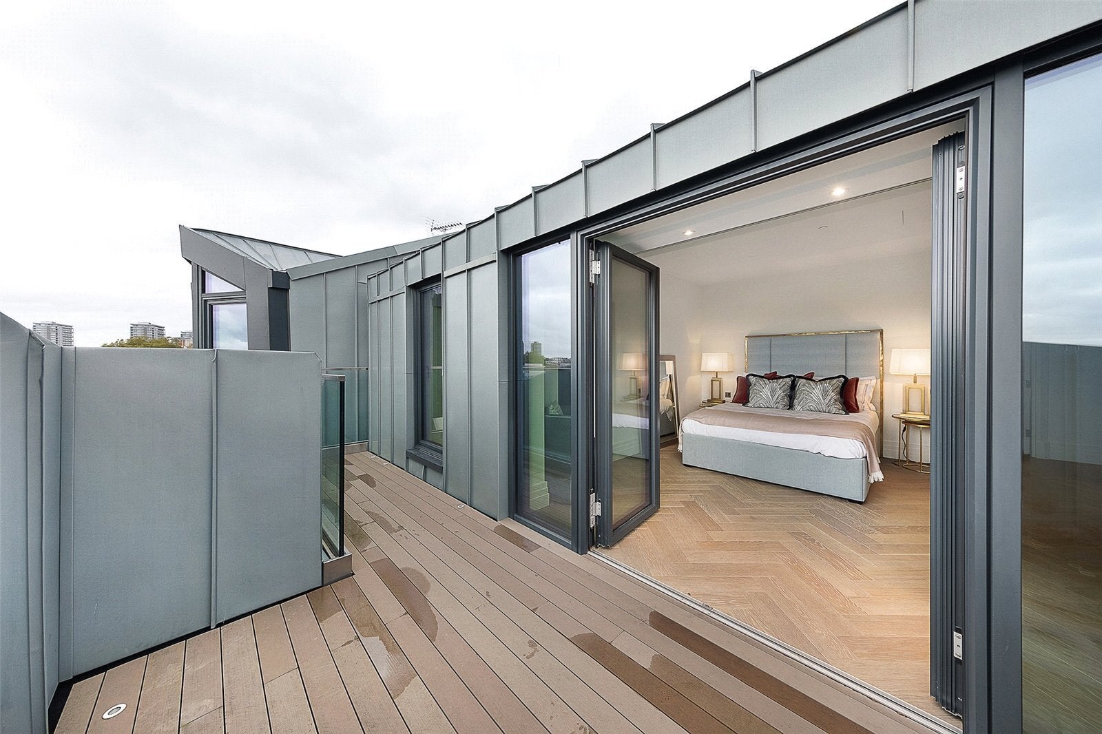 Flat Kensington Gardens Square in City of Westminster