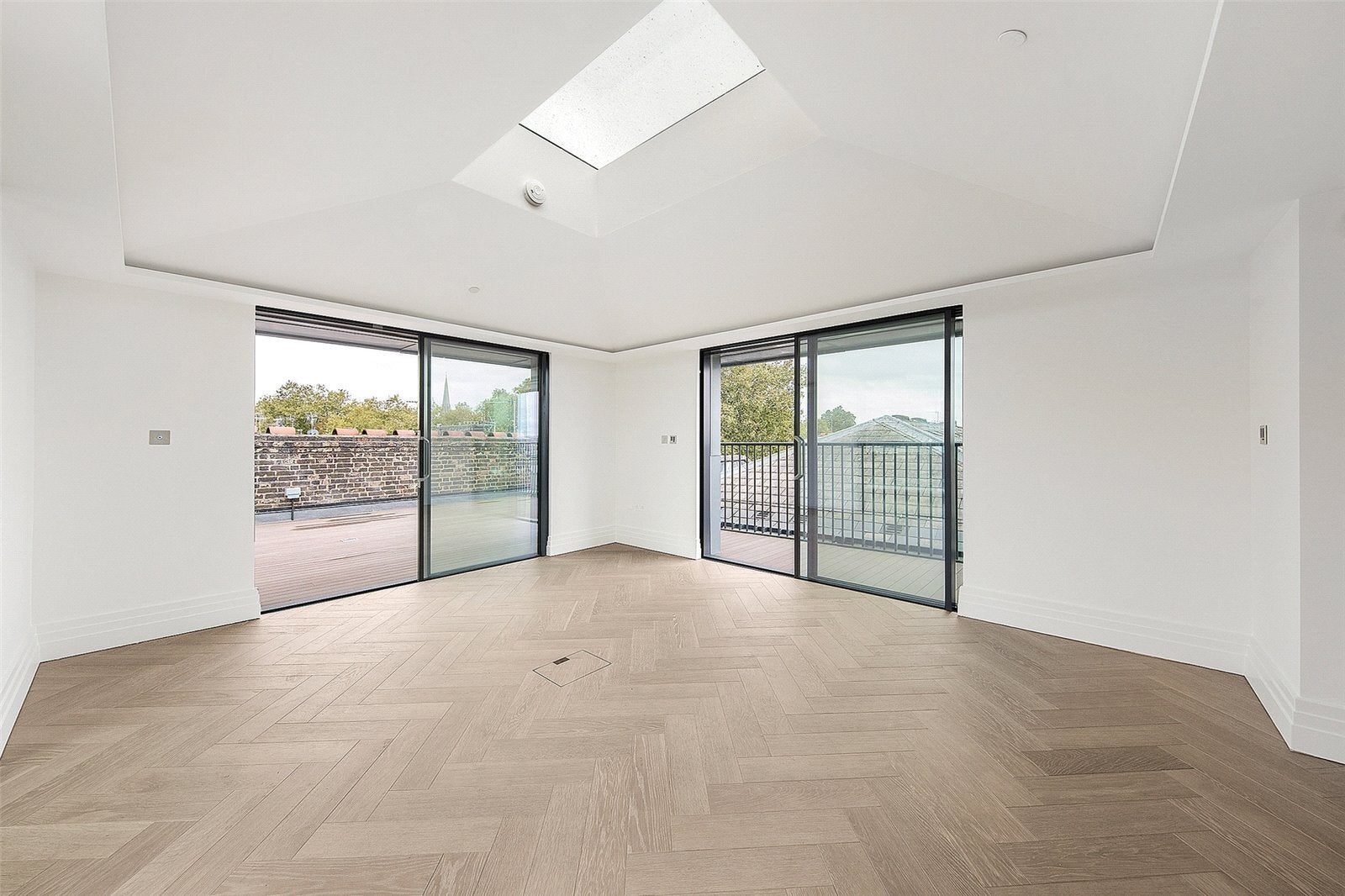 Flat Kensington Gardens Square in City of Westminster