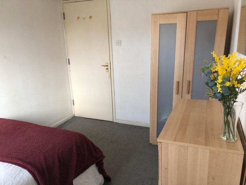 Room Wilkinson Way in Greater London