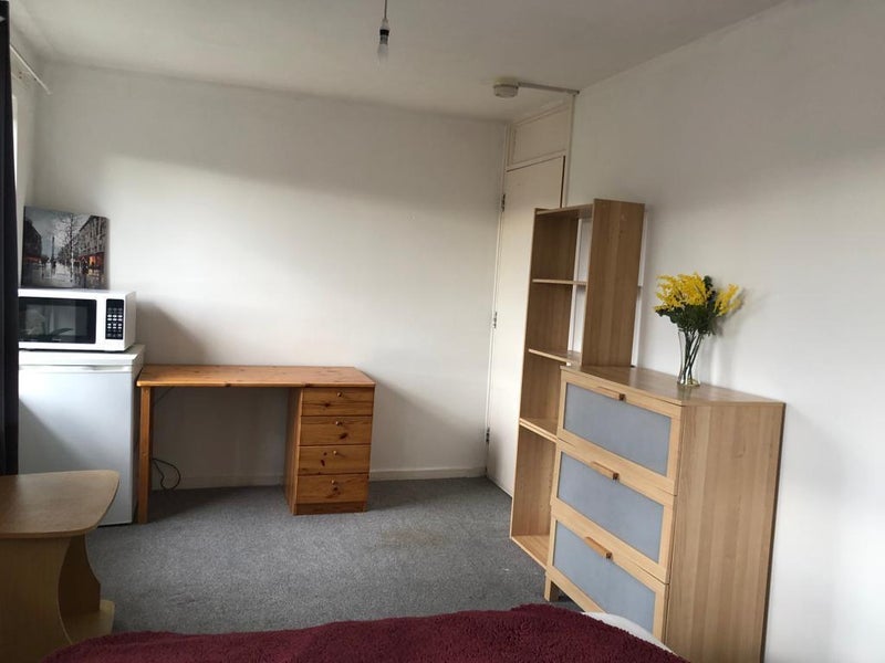 Room Wilkinson Way in Greater London