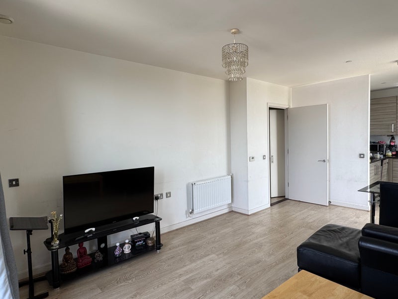 Room High Street in Greater London