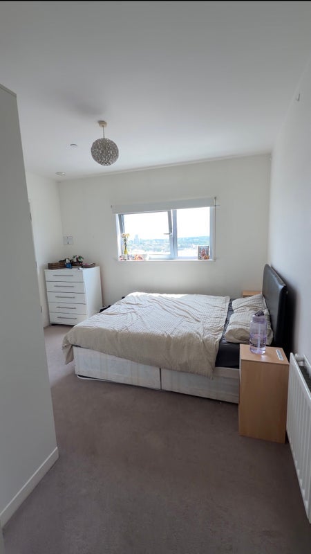 Room High Street in Greater London