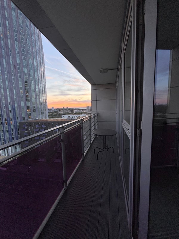 Room High Street in Greater London