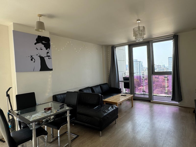 Room High Street in Greater London