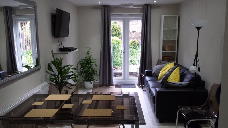 Room High Road Leytonstone in Greater London