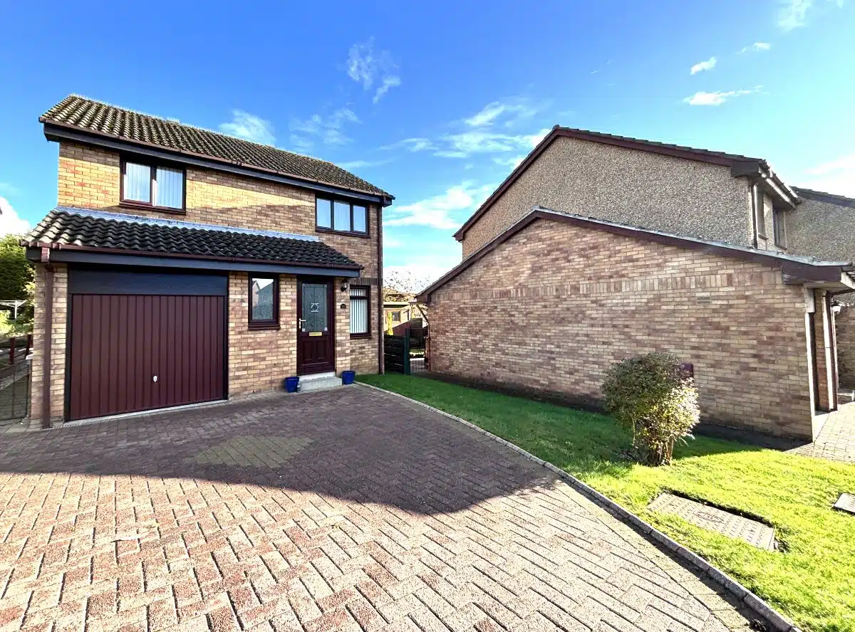 House Moubray Road in Dalgety Bay