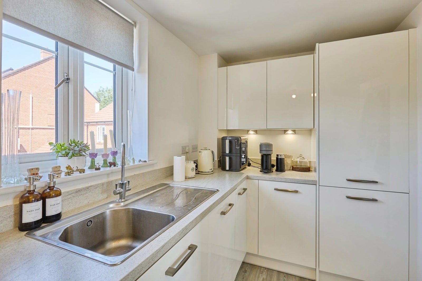 Flat Beechey Place in Wokingham