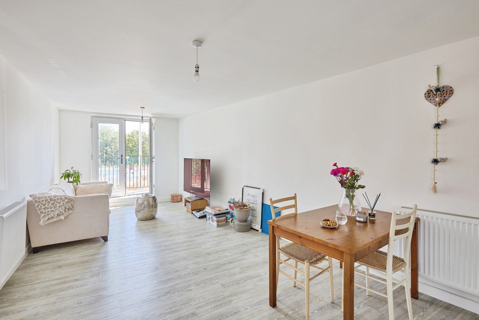Flat Beechey Place in Wokingham