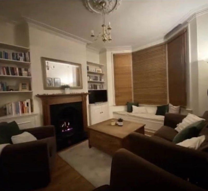 Room Mossbury Road in Greater London