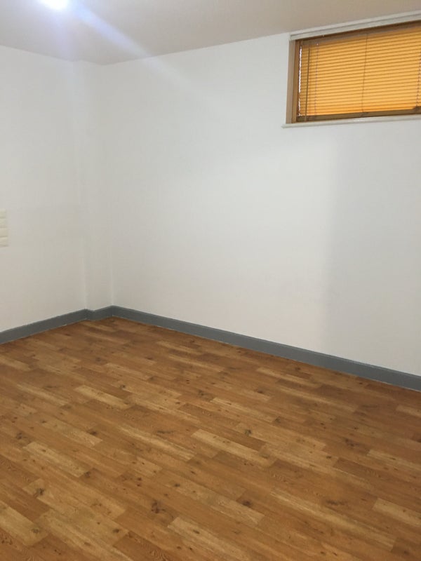 Room Comber Grove in Greater London
