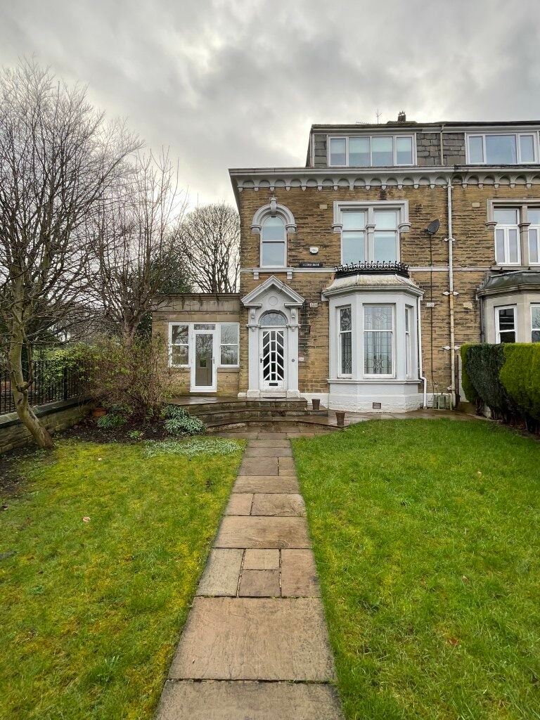 House Bradford Road in Bradford