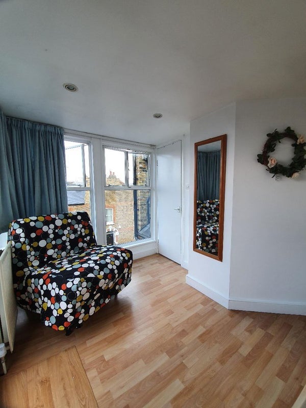 Room Bangalore Street in Greater London