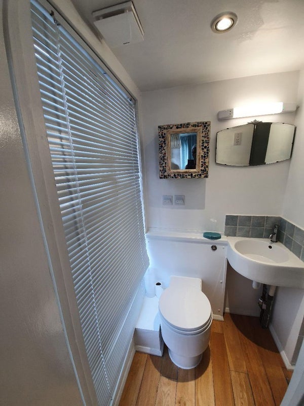 Room Bangalore Street in Greater London