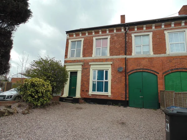 Flat Oxted Croft in Birmingham