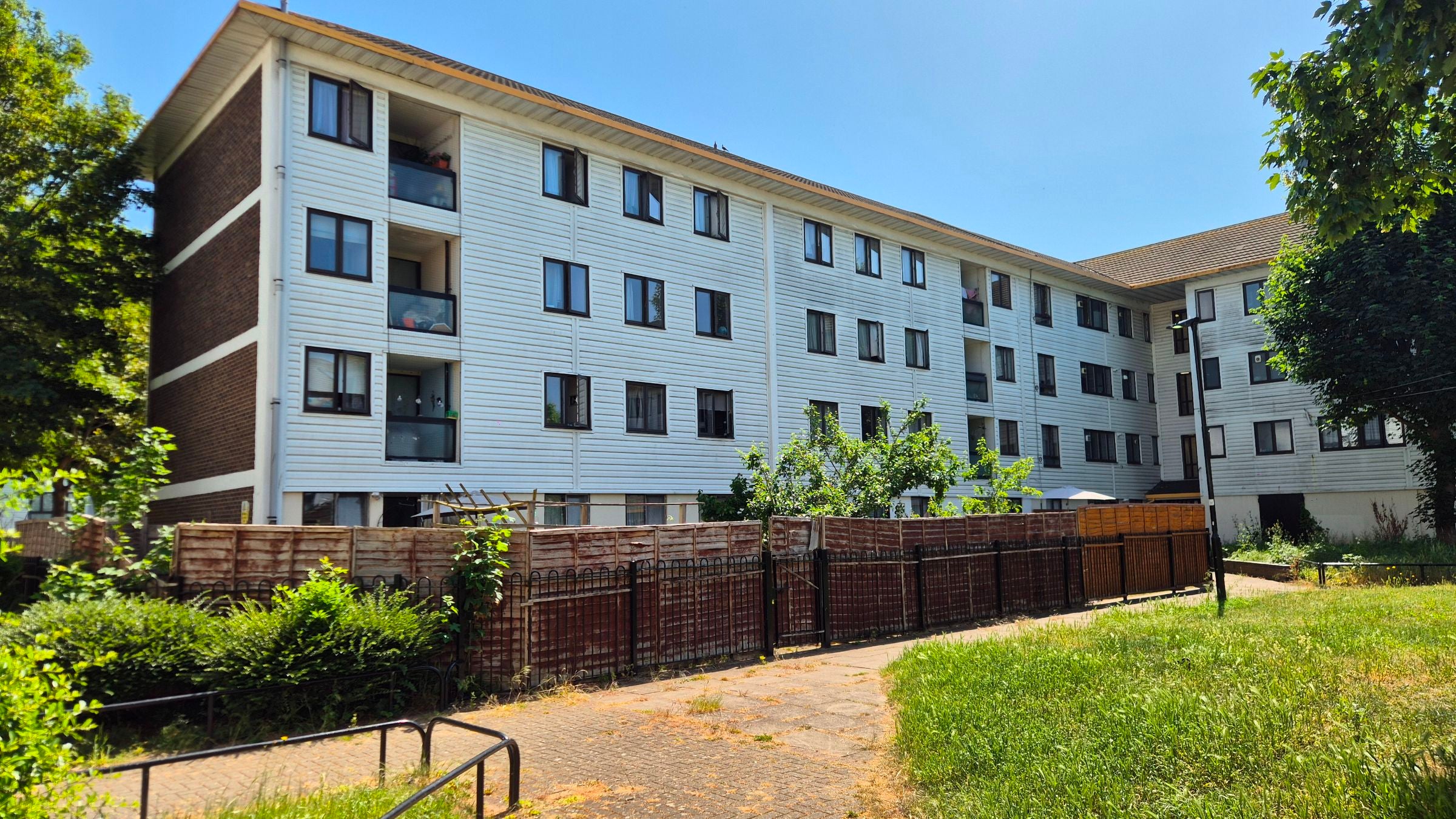 Flat Summerwood Road in Greater London