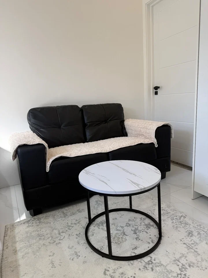 Room Windermere Avenue in Greater London