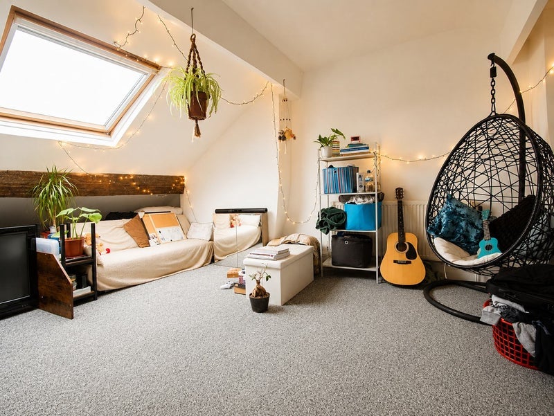 Room Back Osmondthorpe Lane in Leeds