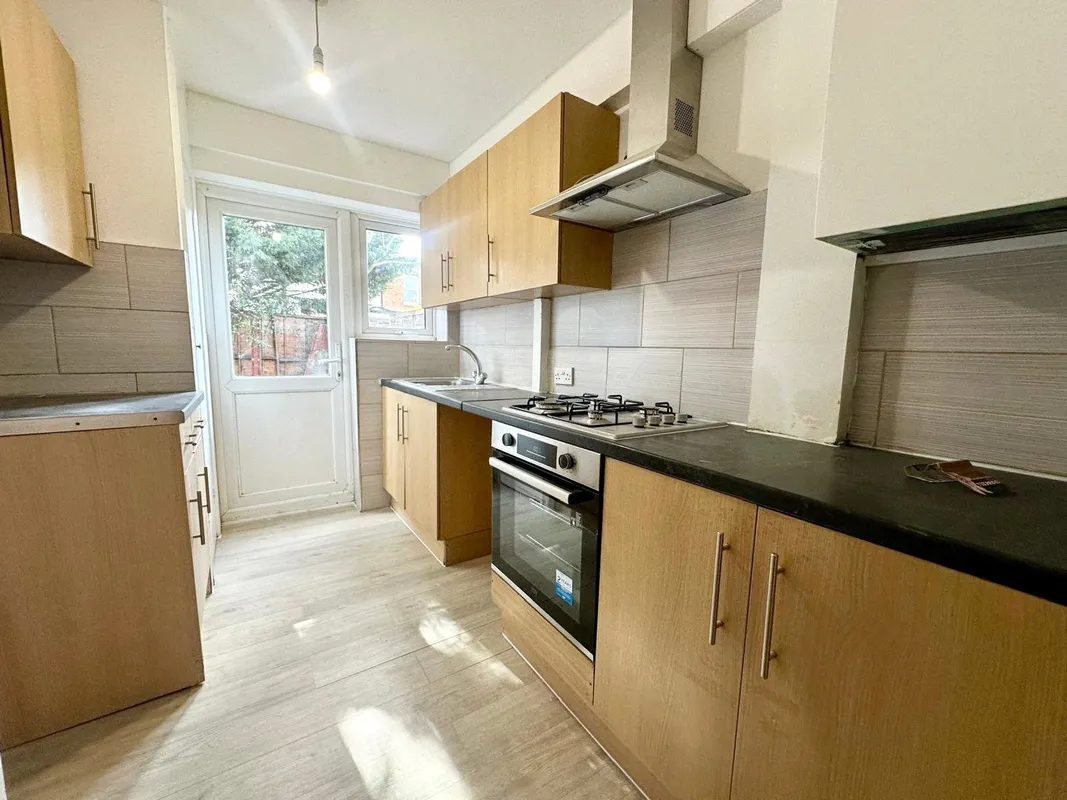 House Midhurst Avenue in Greater London
