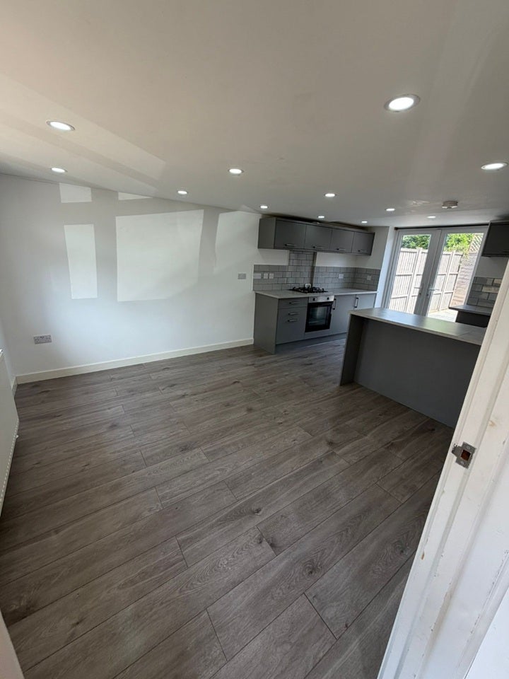 House Perrylands in Mole Valley