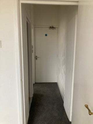 Room Newport Road in Cardiff