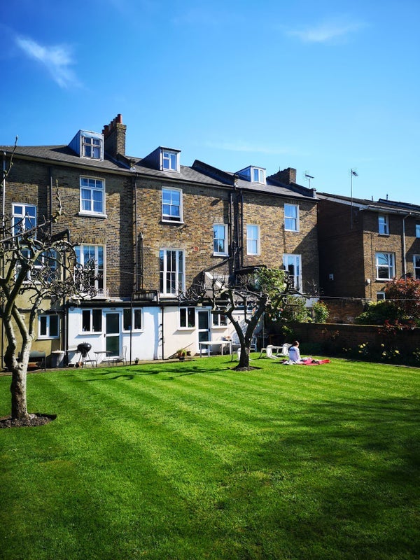 House De Beauvoir Road in Greater London