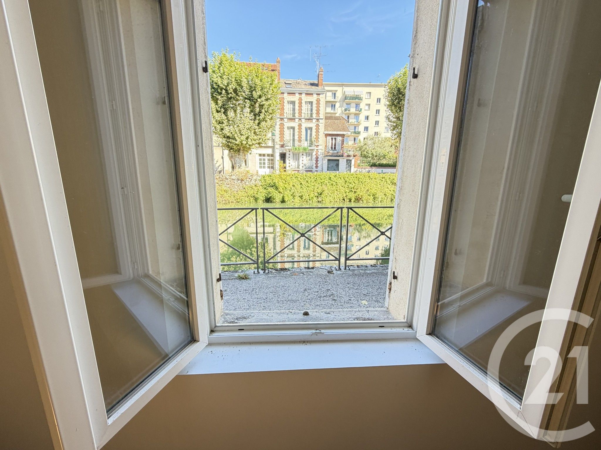 Appartement Rue des Grandes Bruyères à Montereau