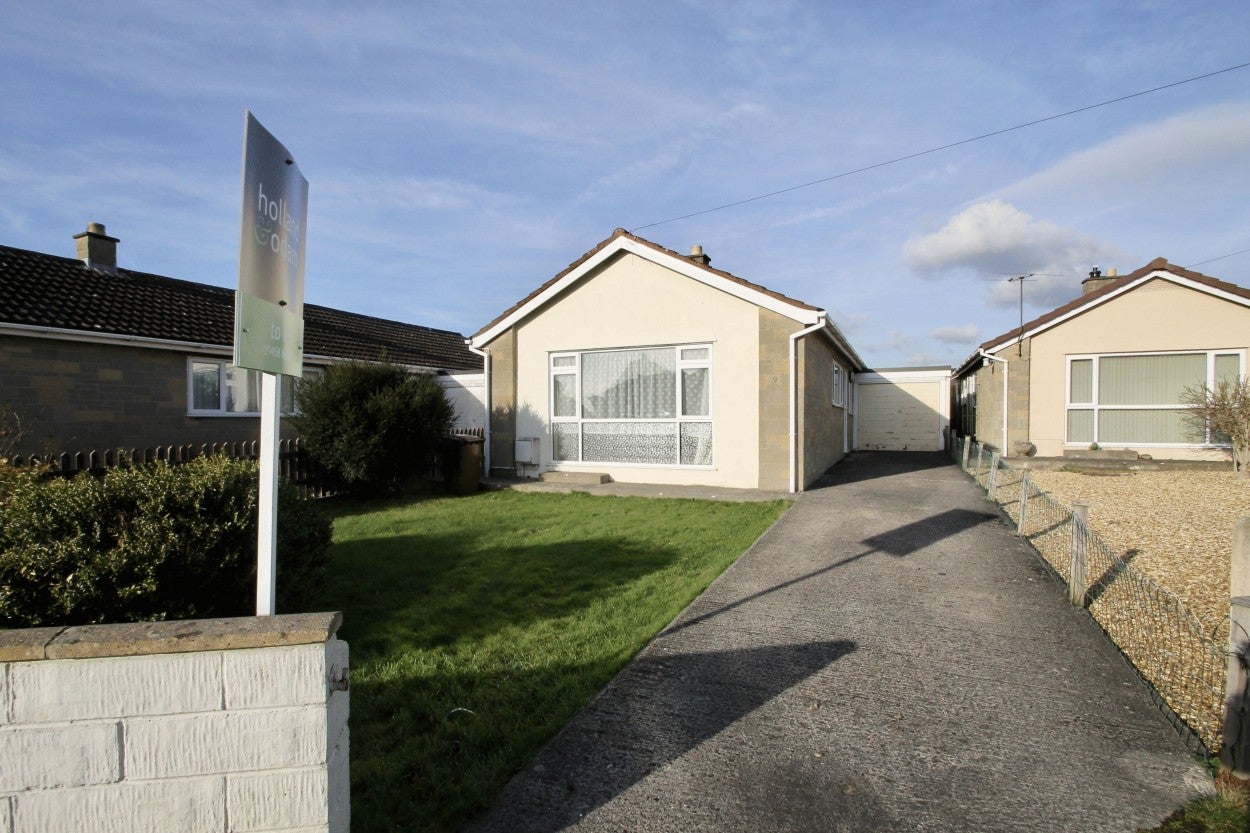 House Mullins Close in Wells