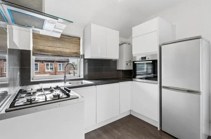 Flat Hilliard Road in Greater London